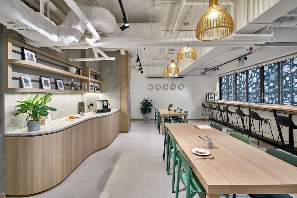 Weave Studios - Kai Tak