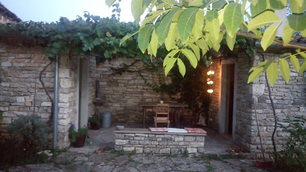 Photo 32