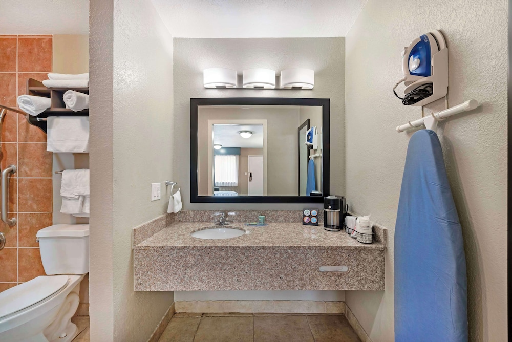 Best Western Post Oak Inn - Property Image 10