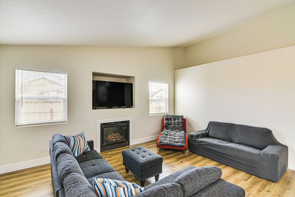 1 Mi to Pioneer Crossing Casino: Fernley Retreat!