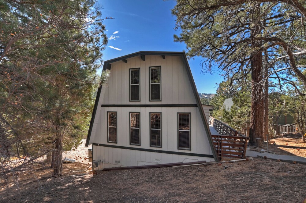 Yosemite Pines Cabin - Sleeps 6