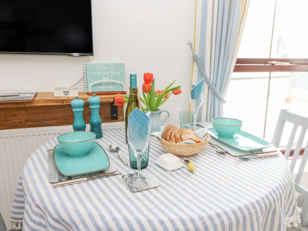 5 The Coach House