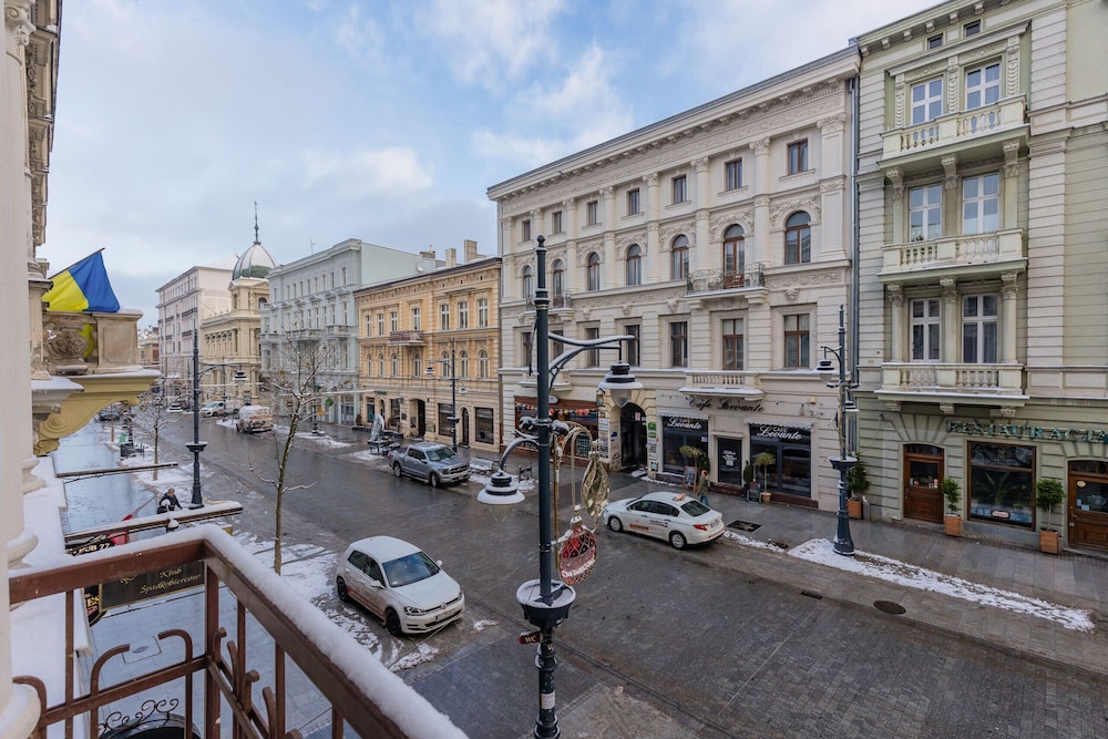 Piotrkowska Studio Łódź by Renters view 4