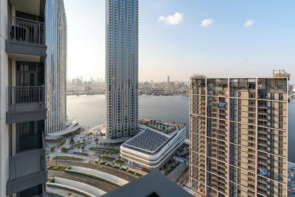 LuxBnB Creek Rise Tower Harbor Views