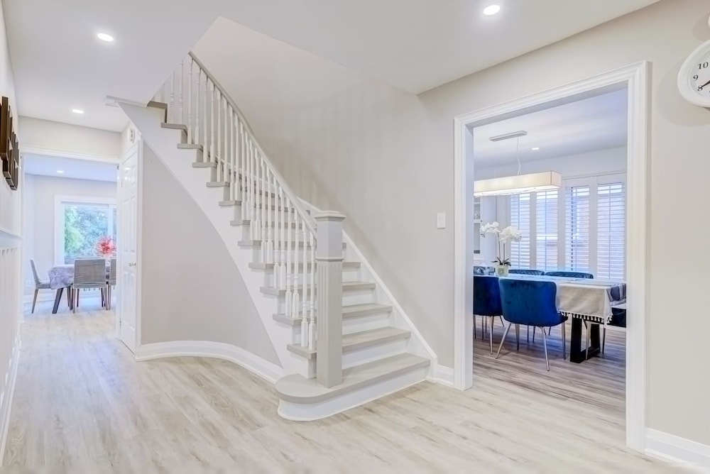 Family Lounge 4BR Crib Patio BBQ