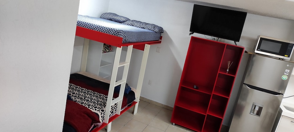 Room in Studio - New Basement Loft With all the Amenities view 2