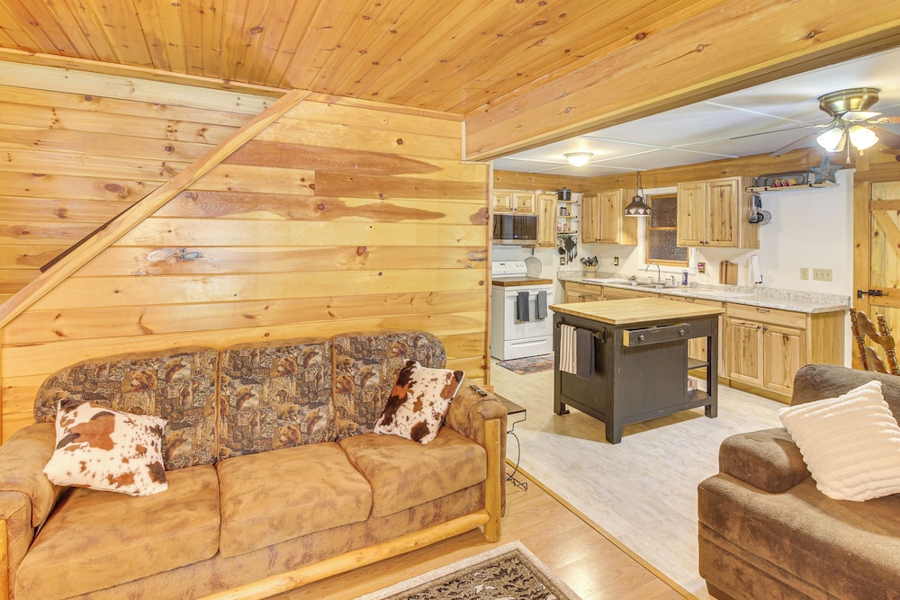Sunroom, Grill & Wraparound Porch: Jamestown Home