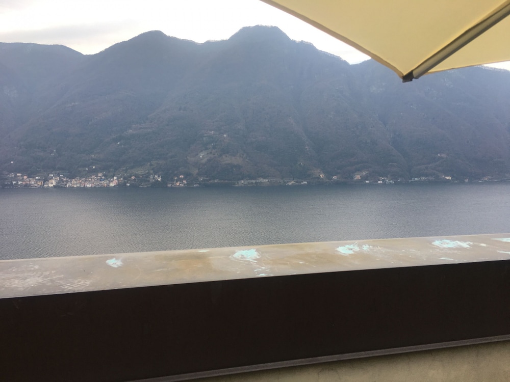 Attic with Pool en Nesso — balance & terrace