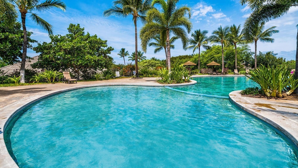 Peaceful Mauna Lani Getaway - Pool, Golf & Private Beach Access - Vrkcv