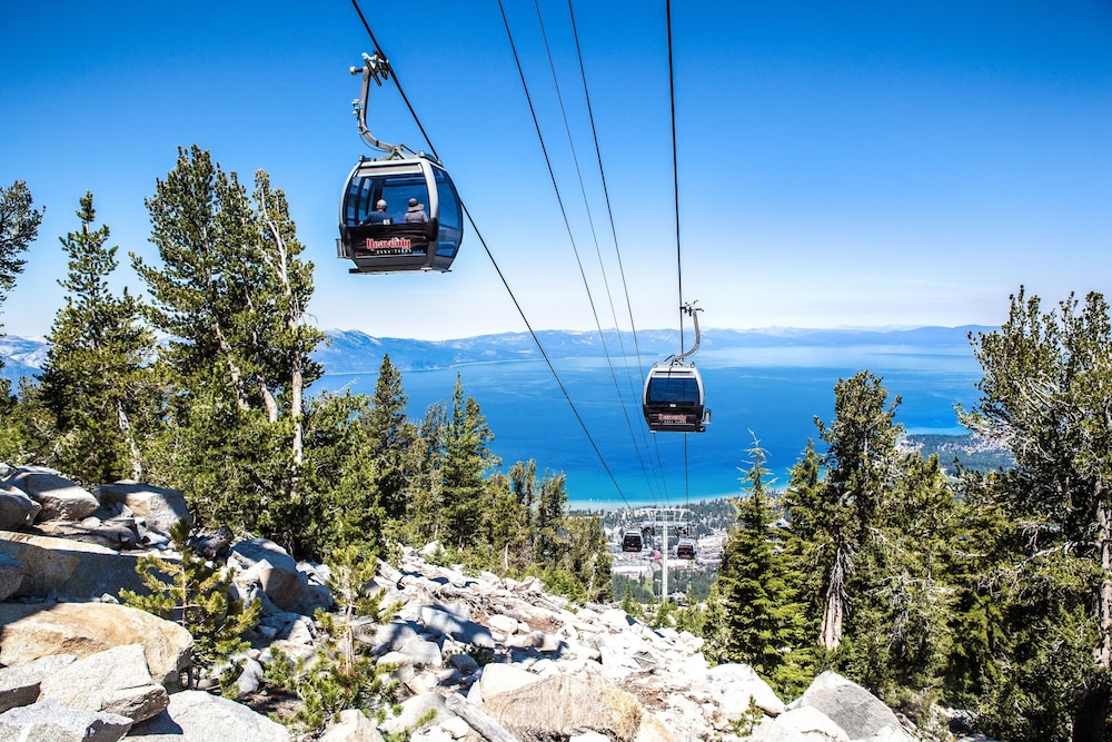 3br Luxury Â steps To Heavenly Gondola & Village 3 Bedroom Condo by RedAwning