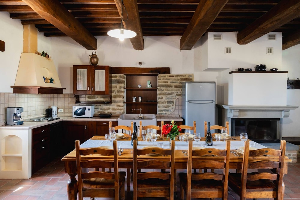 Ca Quattrocchi 10 3 by Marche Holiday Villas