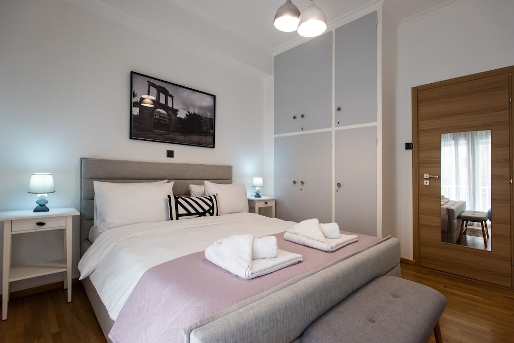 Bue Ark Loving Athens photo 3