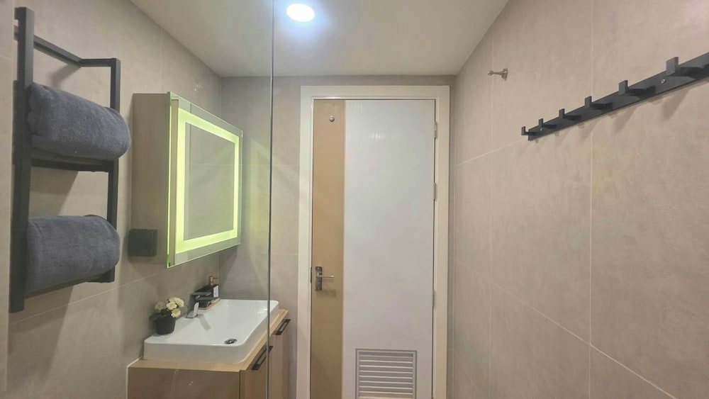 A202 - One Bedroom Partial Seaview Serviced Apartment, Ao Nang Beach