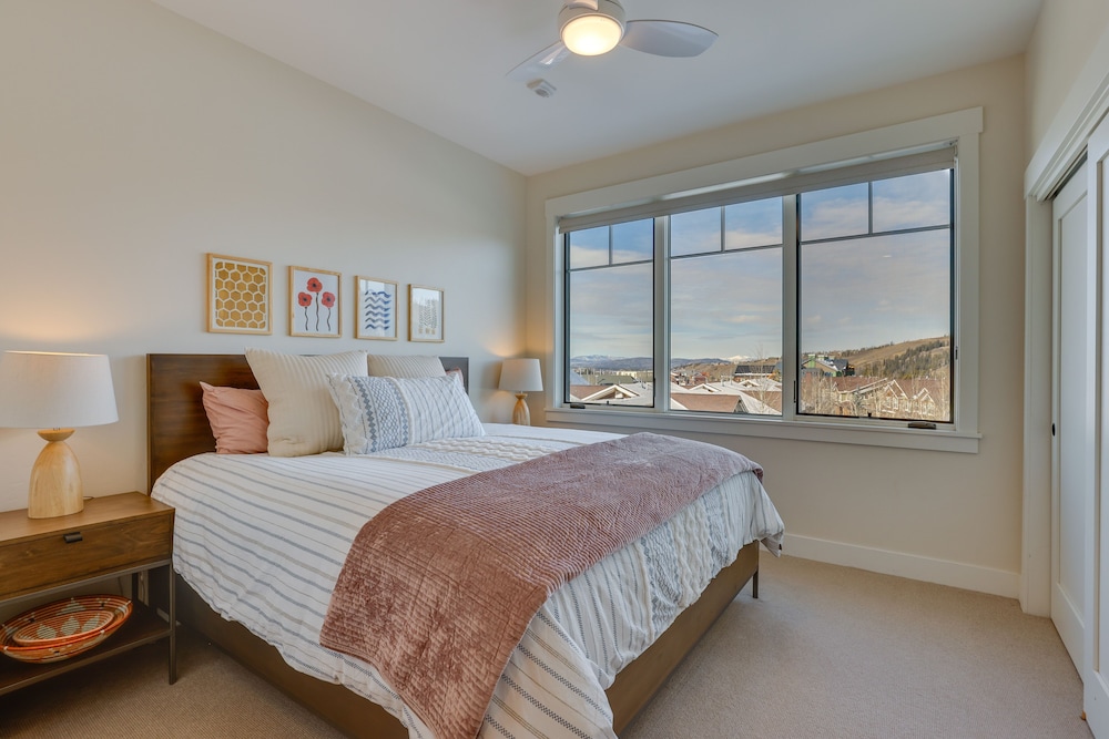 Winter Park Condo w/ Balcony ~ 4 Mi to Slopes