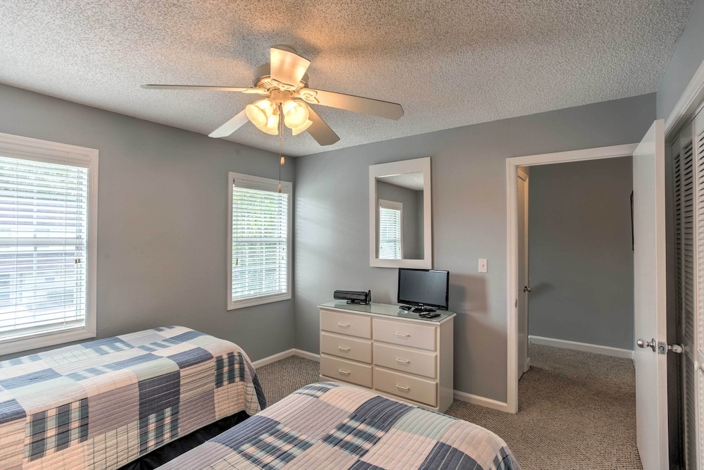 Chic St Simons Townhome w/ Patio  Pool Access! - Property Image 23