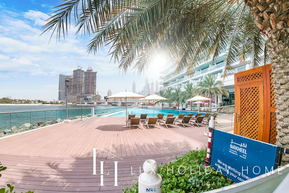 LUX Holiday Home - Azure Residence 1
