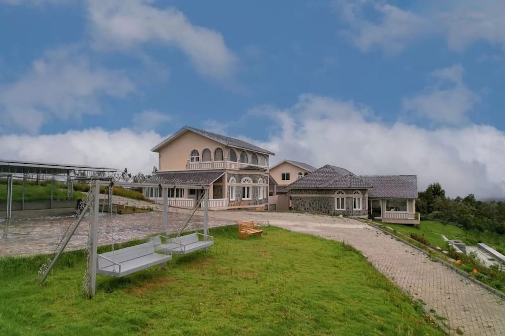 Emerald Stays Ooty by VOYE HOMES