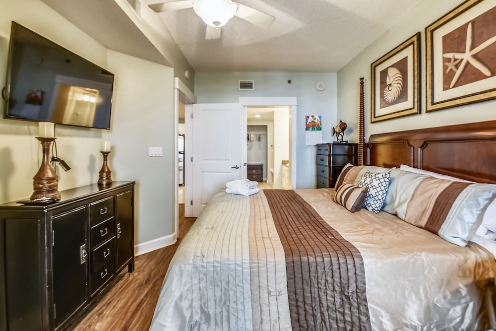 Grand Panama Beach Resort by Book That Condo
