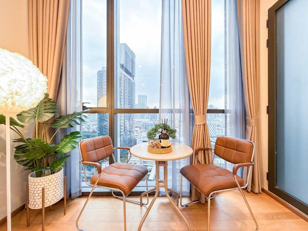 New City Condo in Central Bangkok Siam Paragon · Central World