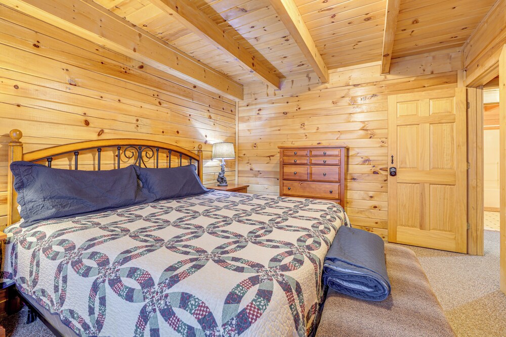 Smokies Cabin on Douglas Lake w/ Resort Pool