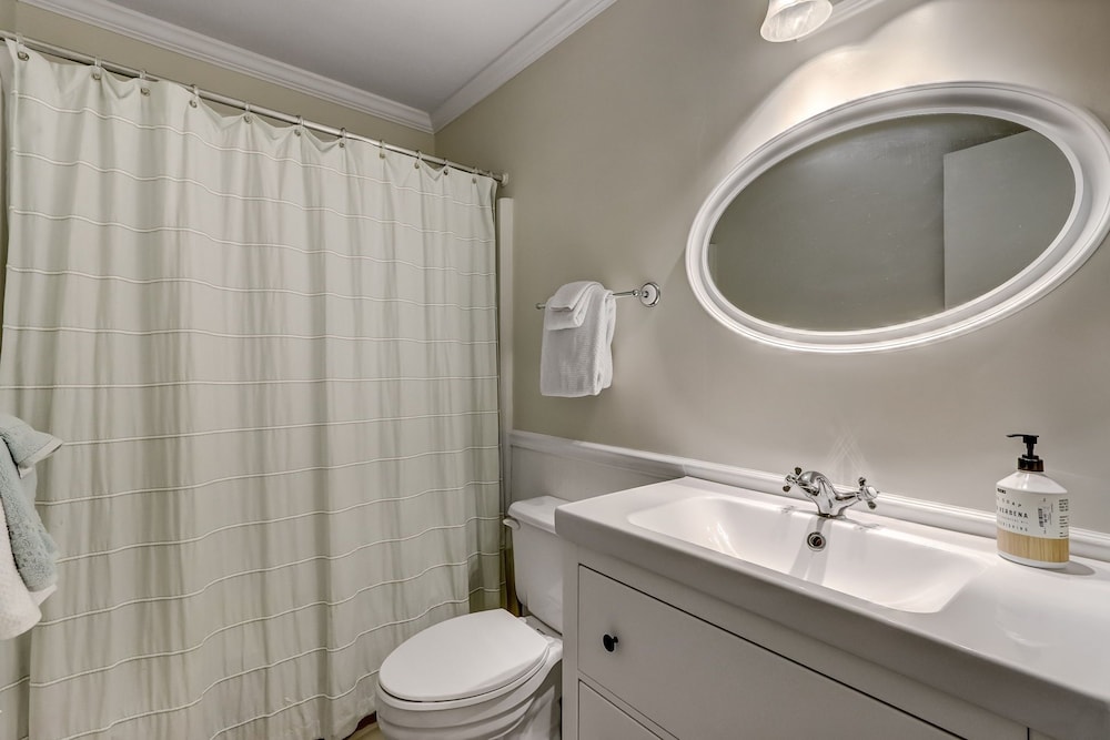 Amelia Landings 9e 2 Bedroom Condo