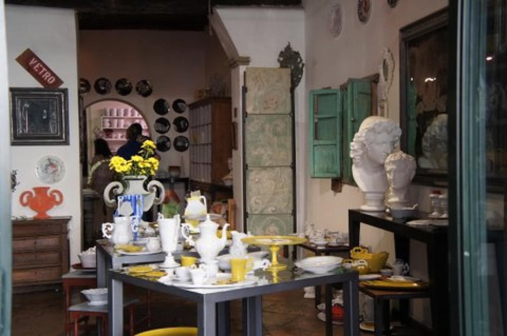 Rome With a Garden Delightful 1 Bedroom Apartment With Private Garden in Historic Trastevere