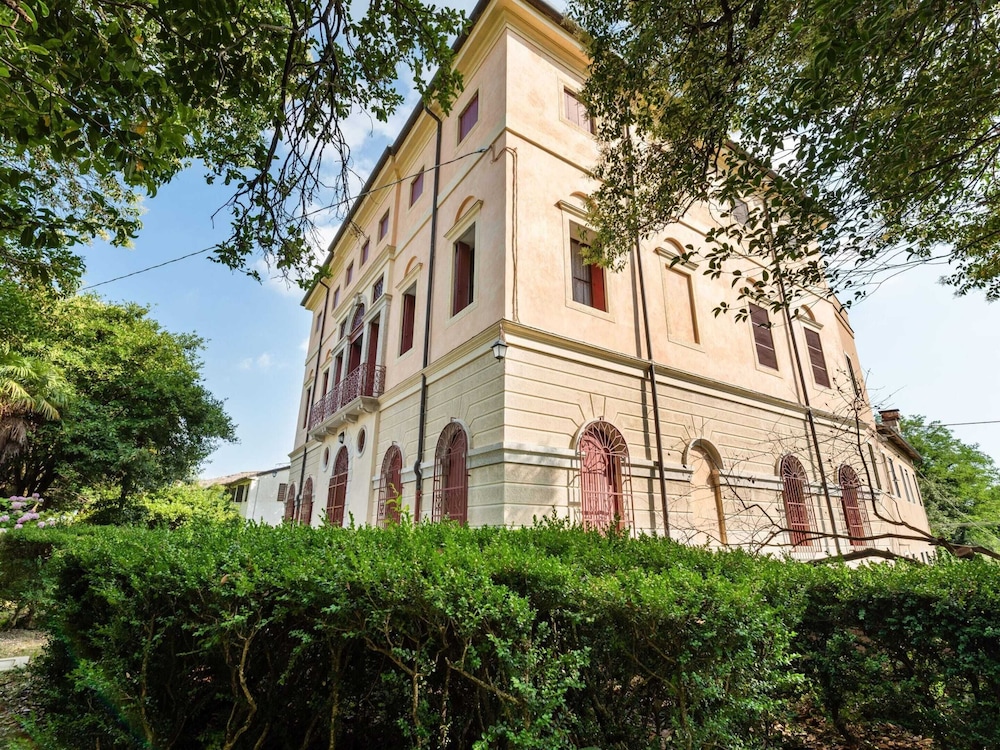 Castle in Romano D'ezzelino With Garden photo 5