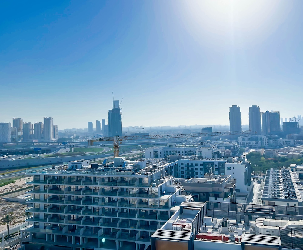 Stylish 1BR With Balcony City Views O2 Tower, JVC