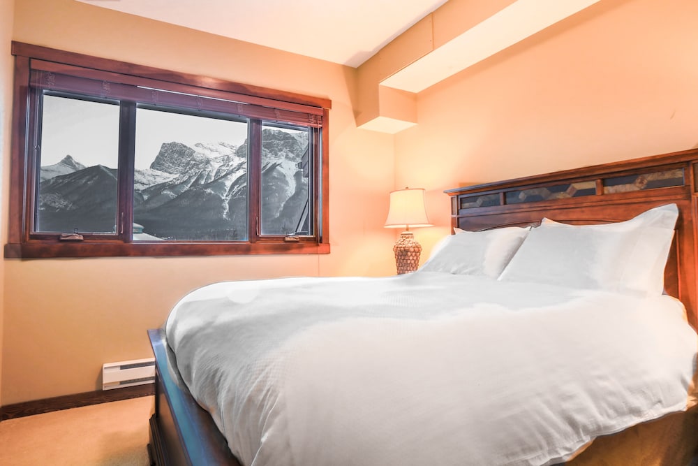 BookCanmore - Image 4