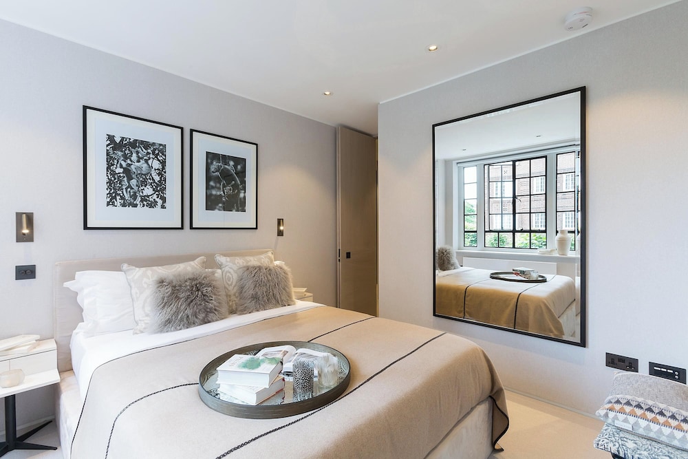Knightsbridge & Chelsea Lux 2 bed Duplex