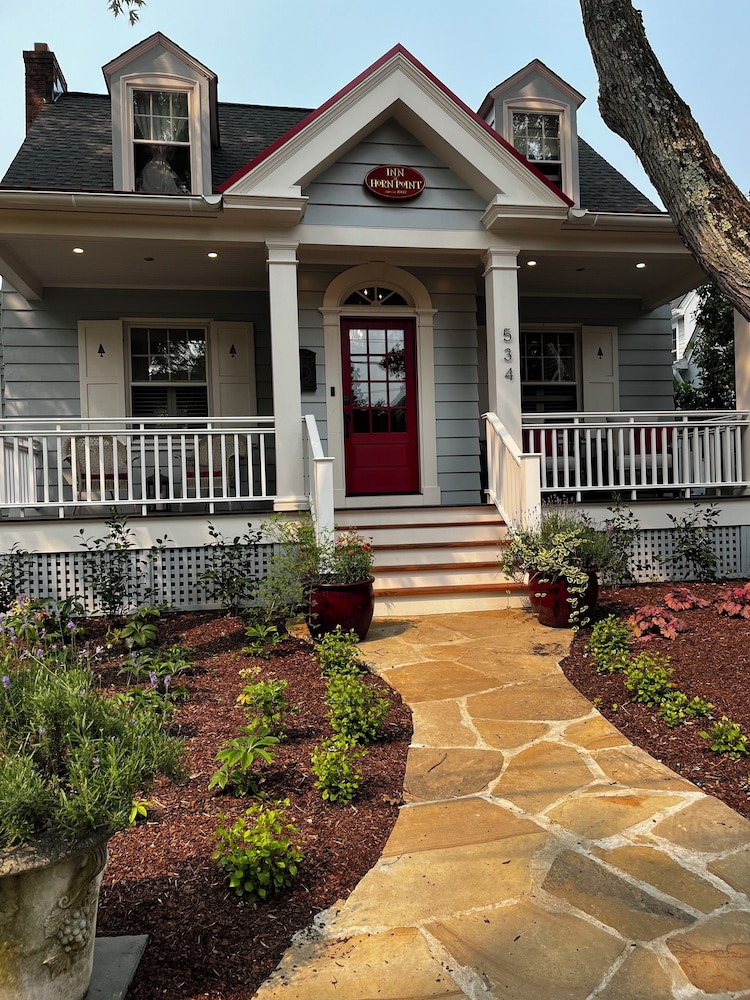 Hotel Inn at Horn Point - Image 1