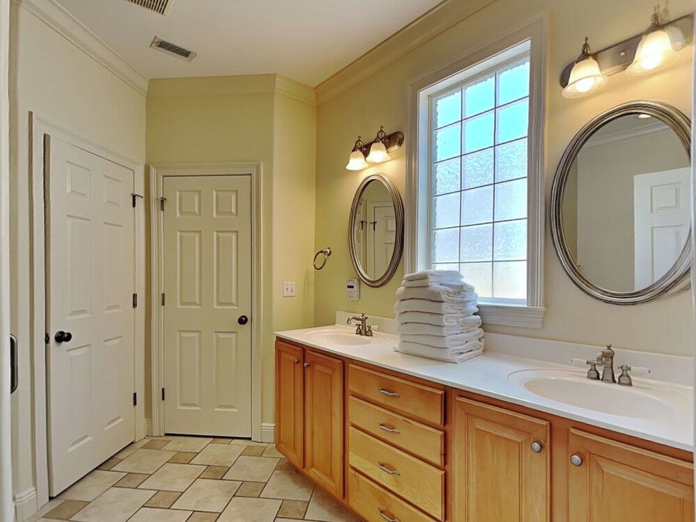 Corner Castle by Southern Vacation Rentals