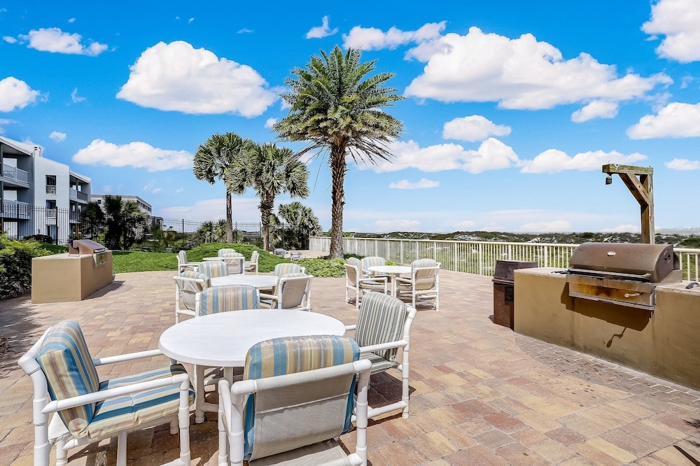 Fernandina Beach Vacations - Enchanting Ground Unit Condo Few Steps Away from the Ocean Side by RedAwning - Property Image 46