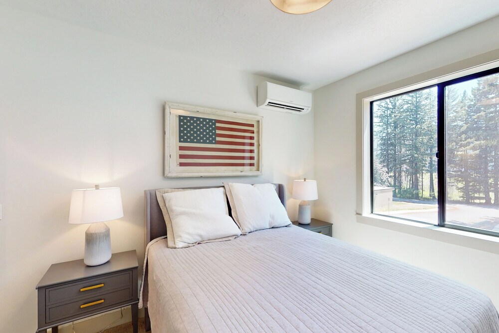 5BR Home w/ Nearby Lake, A/C & Private Backyard
