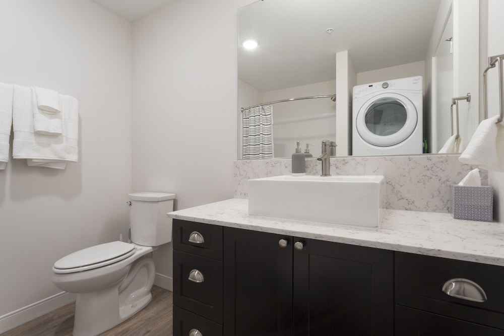 Domicile Suites at Cove