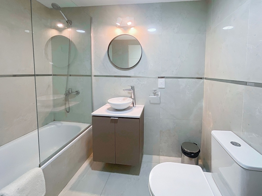 Ayres Suites Moreno