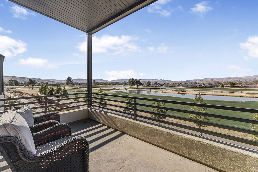 Villa #22 At Bloomington Country Club - Fairway To Heaven 3 Bedroom Condo