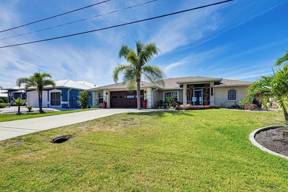 Heated Pool w/ Canal Views: Port Charlotte Home