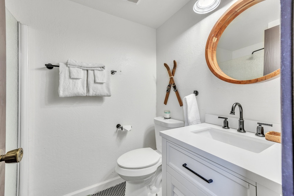 Alpine Retreat In The Heart Of Incline Village 2 Bedroom Condo