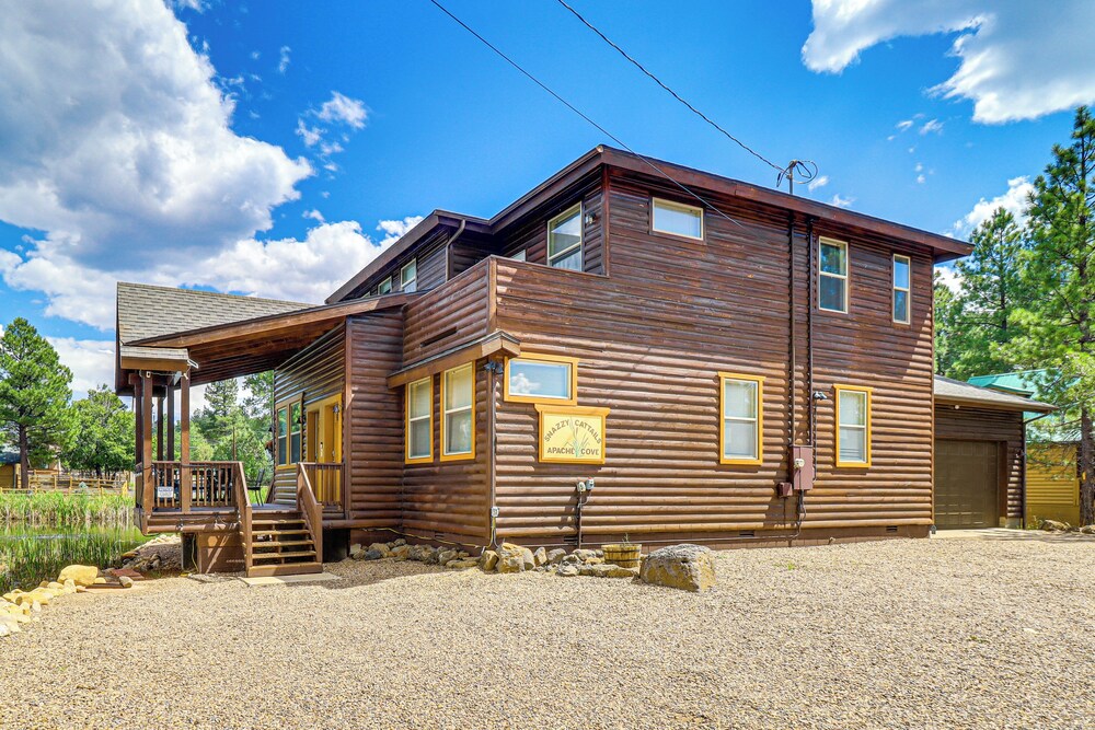 Pond Access & Private Dock: Lakeside Cabin
