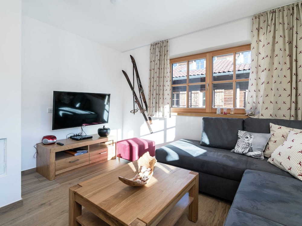Apartment in Hollersbach Near Ski Lift view 3