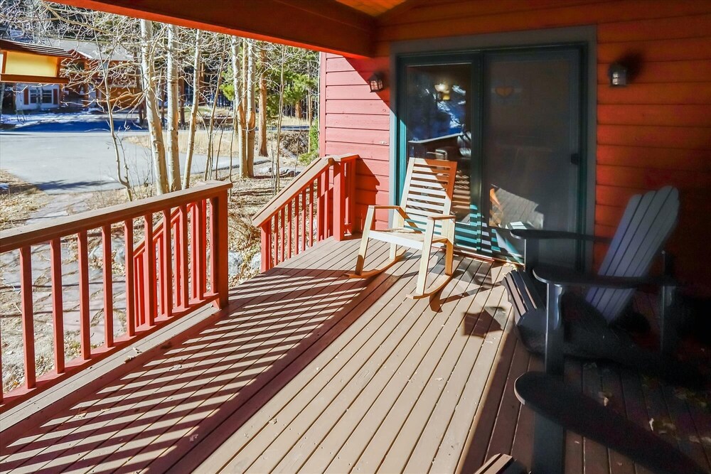 Snowy River 4 Bedroom Home by RedAwning view 4