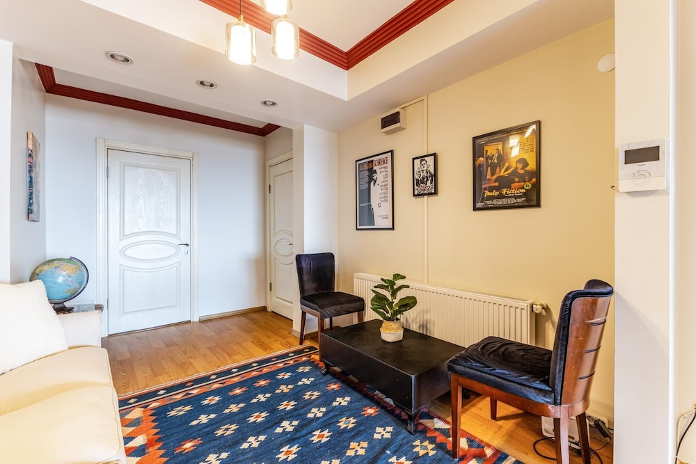 Magnificent Flat With Sea View in Kadikoy
