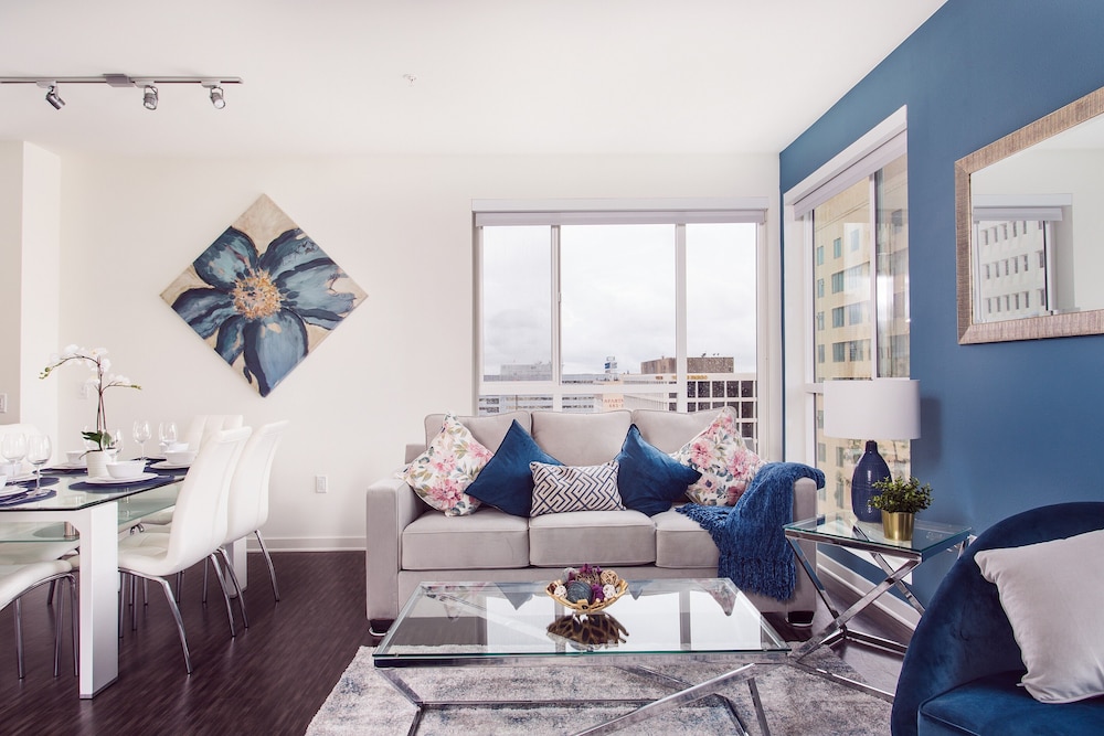 New Downtown LA Luxury Jr. Penthouse