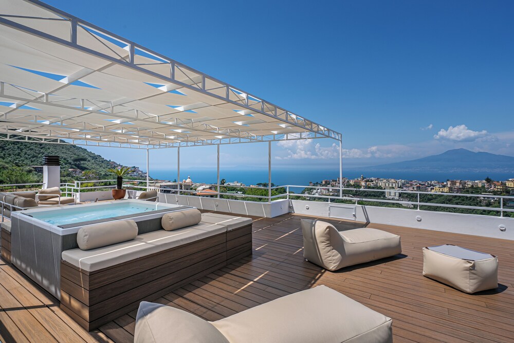 Luxury Villa In Sorrento Coast Swimming Pool & View