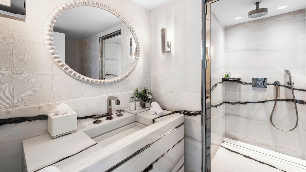 Luxury Vacation Rentals at The Setai by LRMB