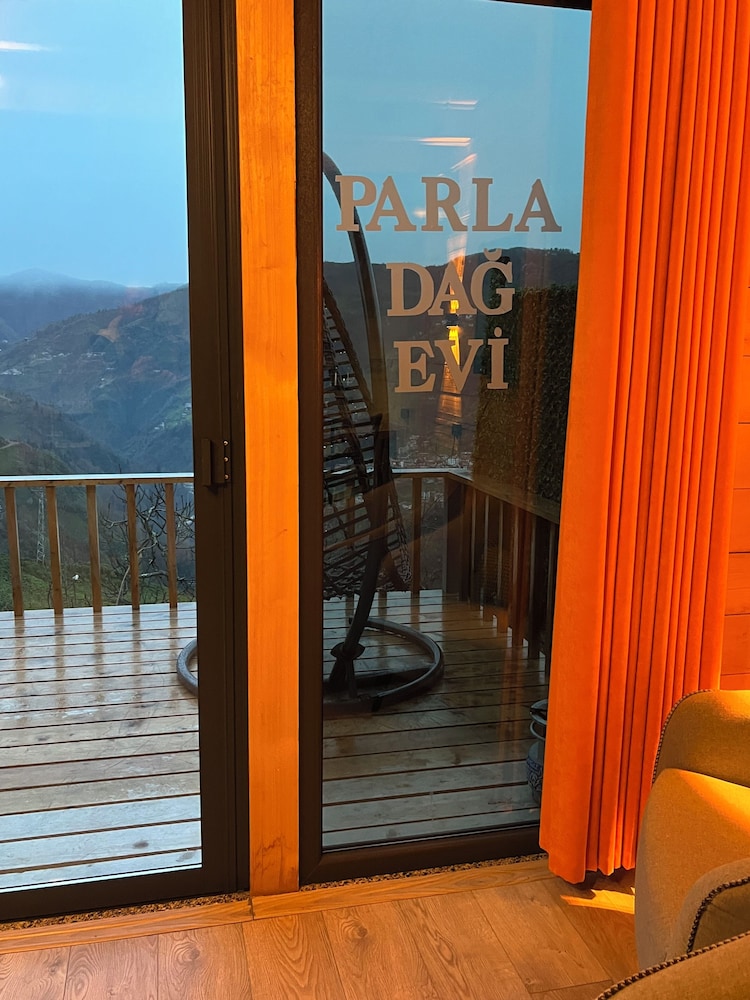parla dağ evi