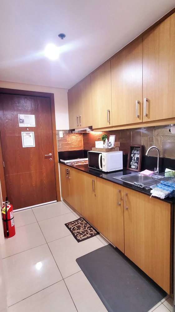 Urban Retreat at Shell Residences With Netflix 300mbps Wifi