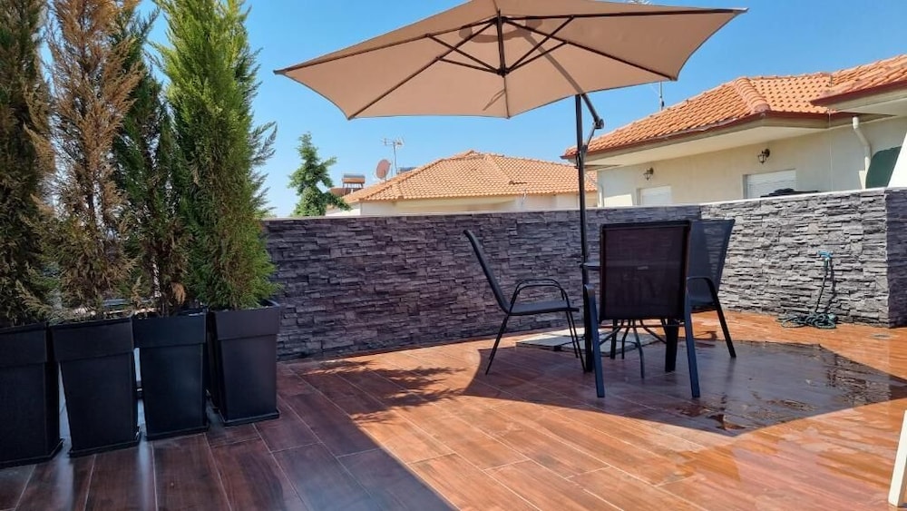 LUXSUITES
