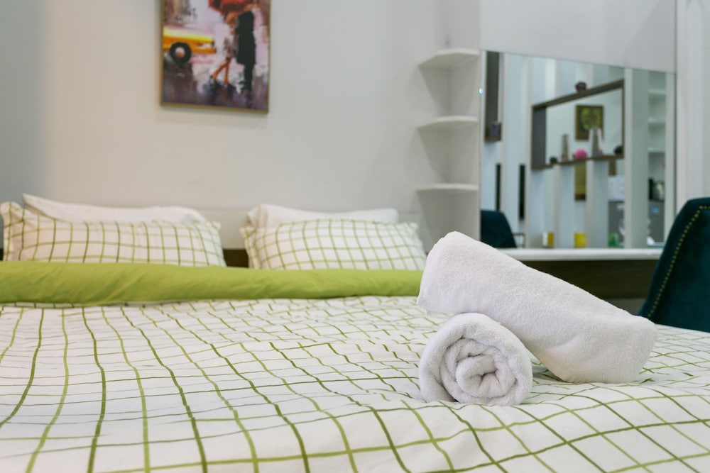 Jennifer House - Millenium Apartment
